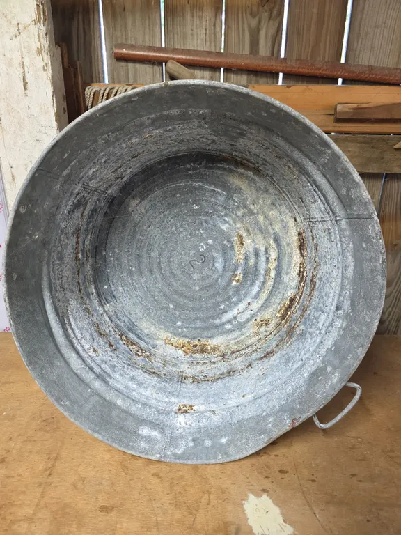 Large Metal Wash Tub / Basin
