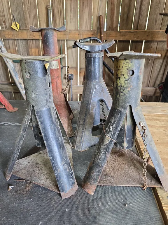 Heavy-Duty Jack Stands / Shop Stands