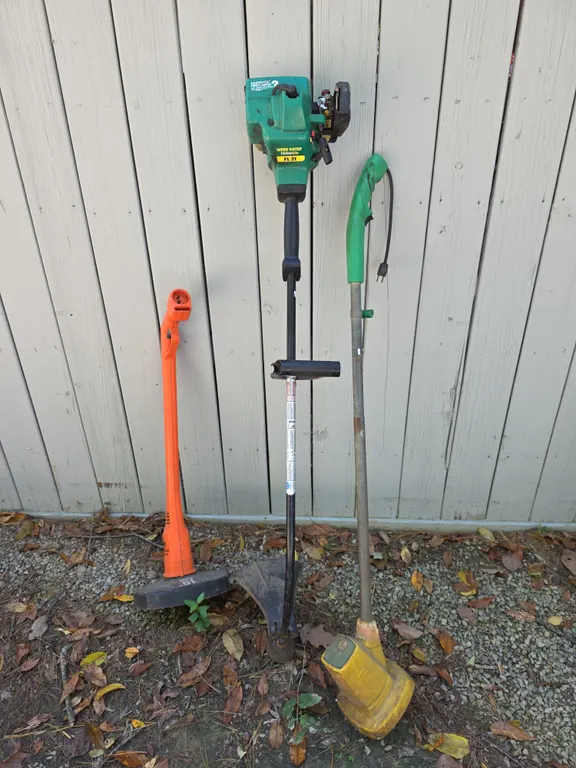 String Trimmers / Yard Tools