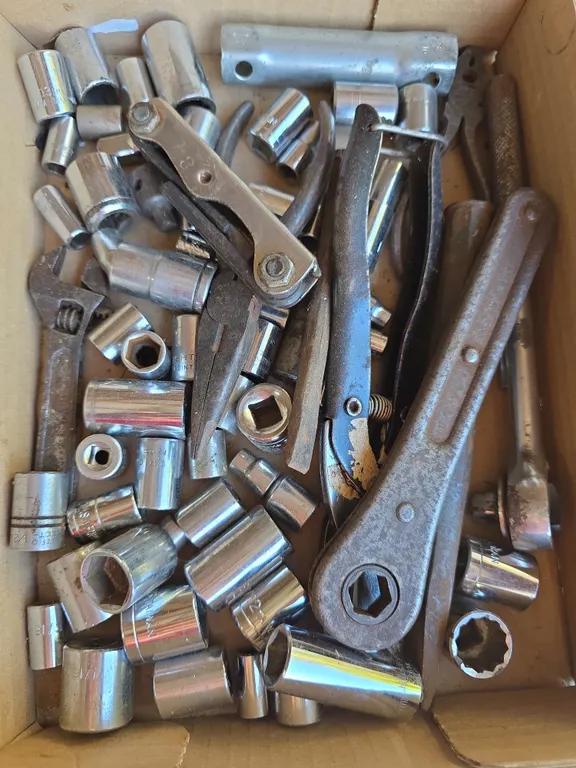 Assorted Sockets & Ratchets