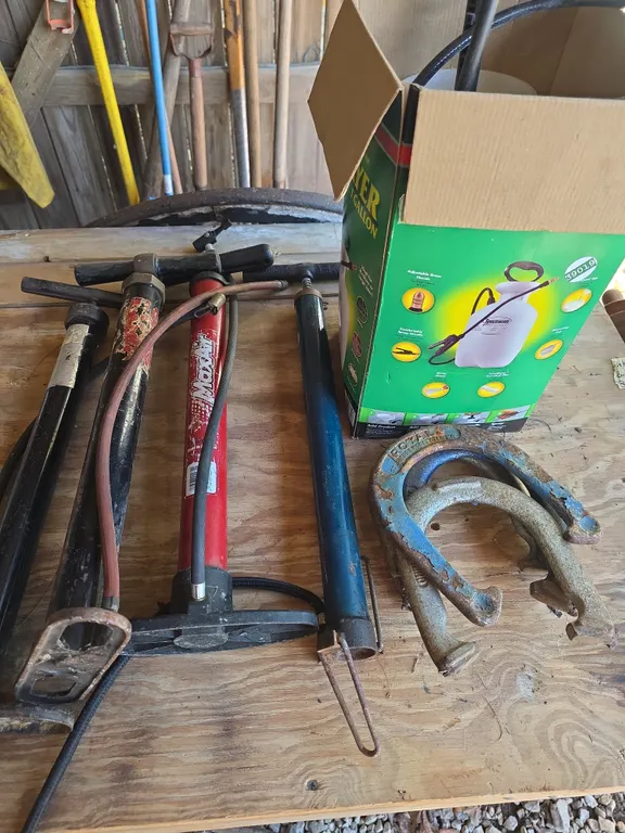 Air Pump & Hand Tools Lot