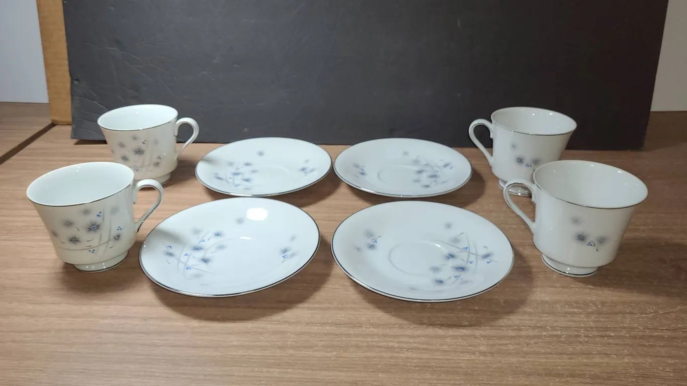 Noritake Progression Whitehall Tea Cups and Saucers Set of 4
