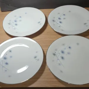 Harmony House Starflower 3502 Japan 4 Dinner Plates