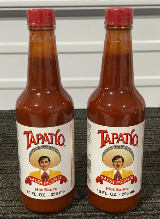 *NEW* 2 Pack, apatío Salsa Picante Hot Sauce, 10 Fl Oz Each - Best By: 5/2026