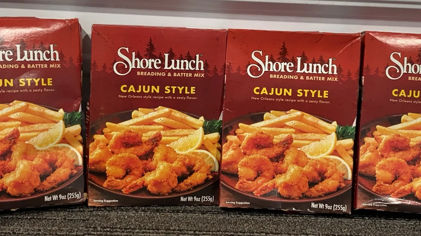 *NEW* 4 Boxes, Shore Lunch Cajun Style Fish Breading & Batter Mix, 9 Oz Each - Best By: 8/2026