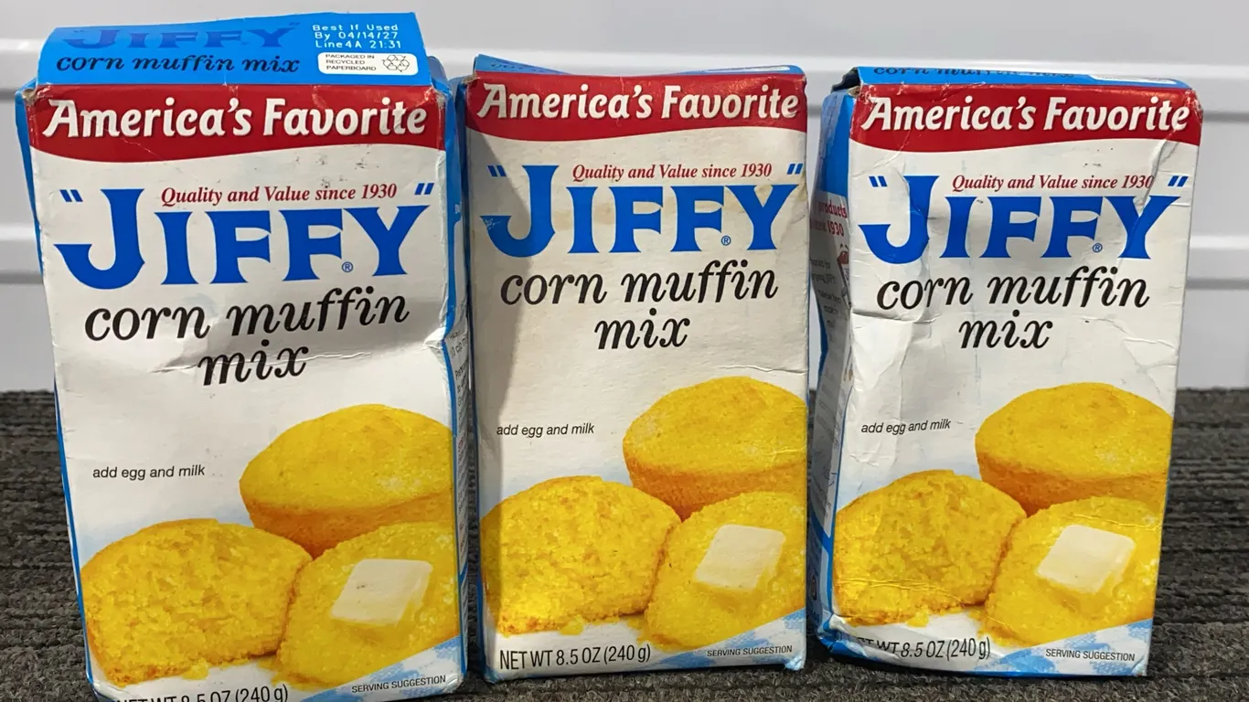 *NEW* 3 Boxes, JIFFY Corn Muffin Mix, 8.5 Oz Each - Best By: 4/2027