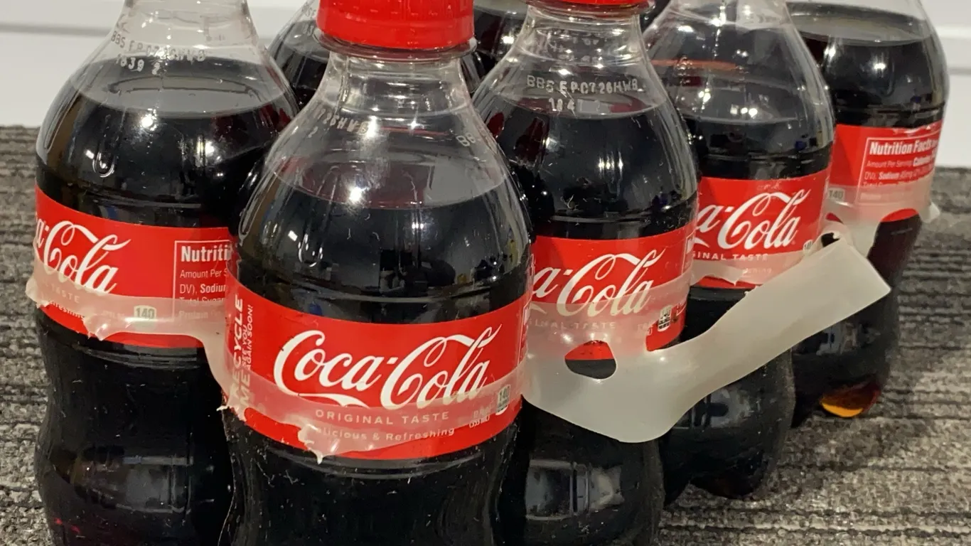 *NEW* Coca-Cola Original Taste Soda, 12 Fl Oz/8 Ct - Best By: 9/2026