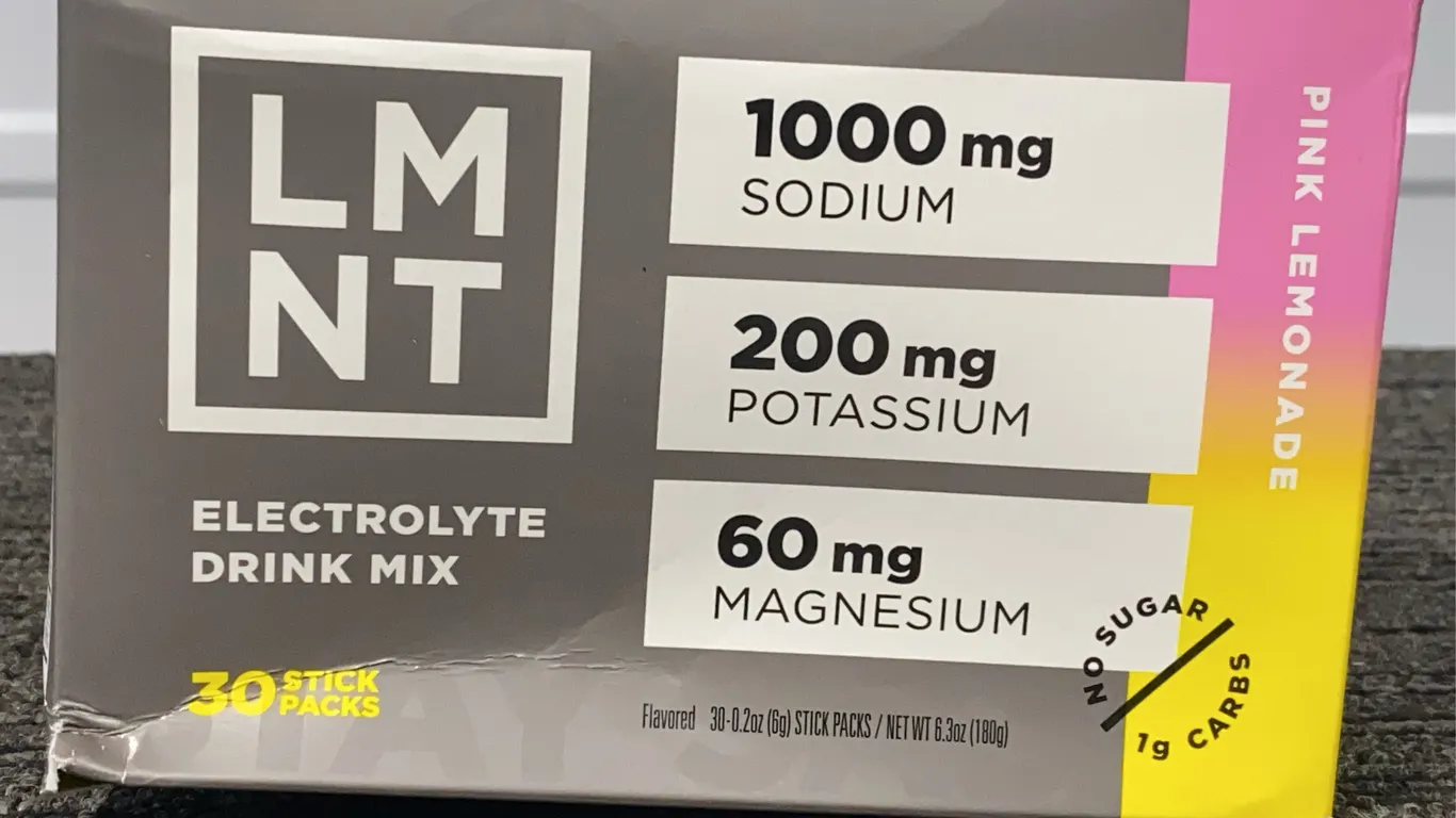 *NEW* LMNT Pink Lemonade Zero-Sugar Electrolytes Drinks, 30 Sticks - Best By: 4/2028