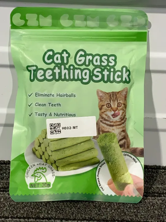 *NEW* Cat Grass Chew Sticks for Teeth Cleaning & Hairball Removal - Best By: 1/2028