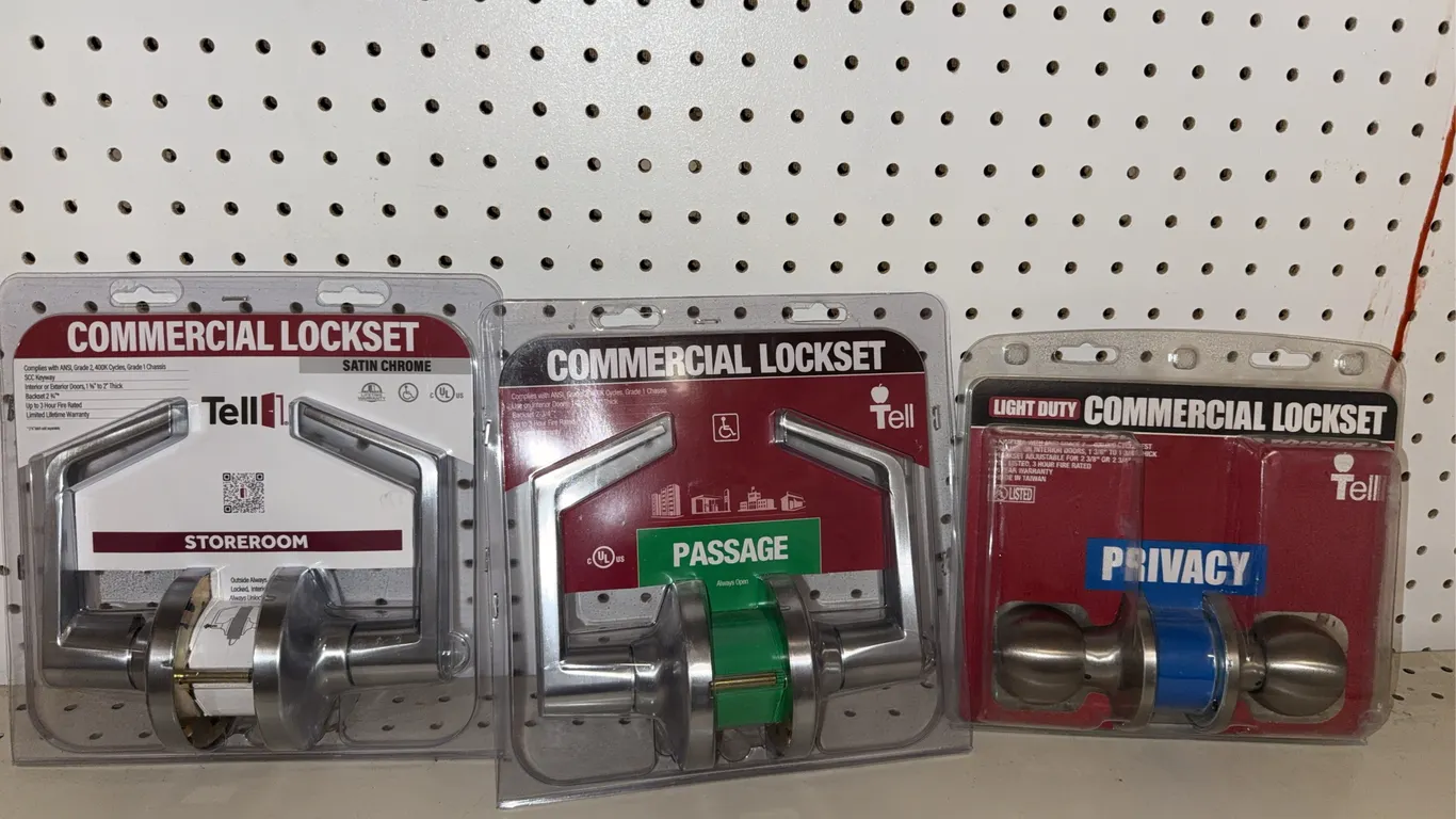 Commercial locket