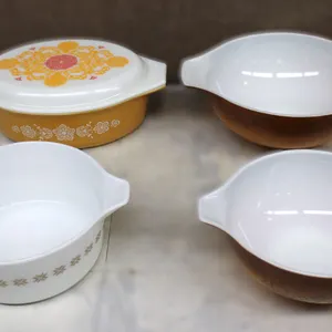 Pyrex Baking Bowls and Casserole Dish