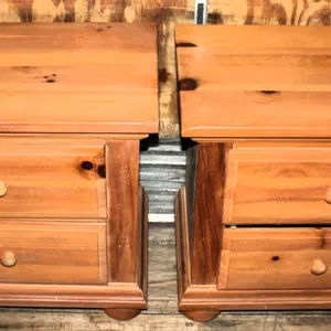 Pair Vaughan-Bassett 2-Drawer Wood Nightstands