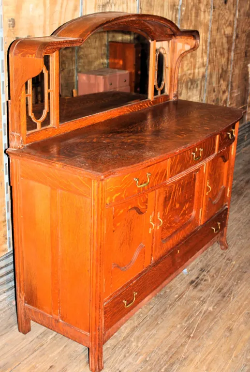 Quartersawn Oak Bow-Front Sideboard With Arched Mirrored Backsplash