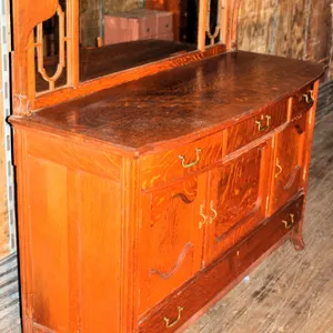 Quartersawn Oak Bow-Front Sideboard With Arched Mirrored Backsplash