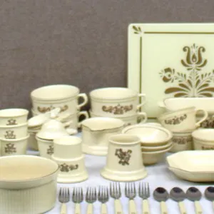 Pfaltzgraff Yorktowne Dinnerware Set