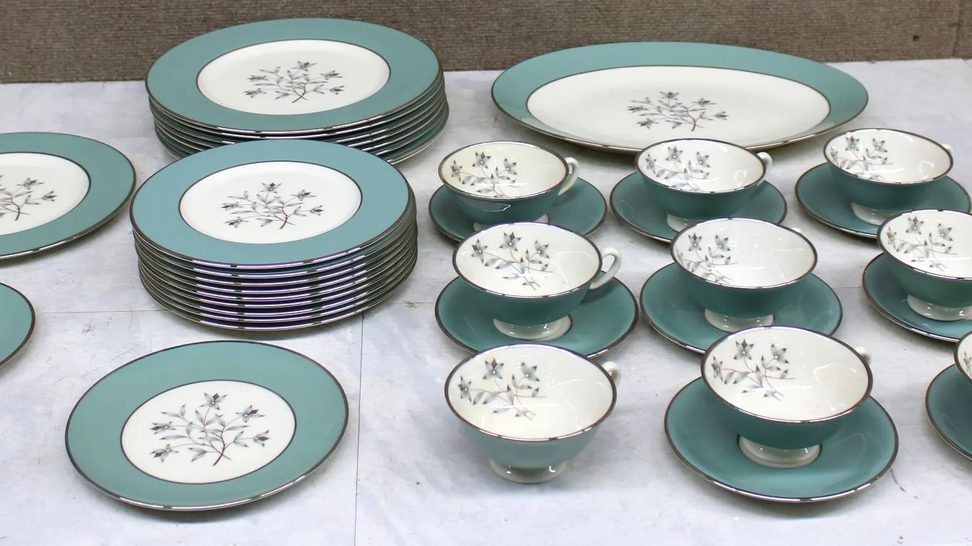 Lenox Kingsley X-445 Dinnerware Set, 38 Pieces
