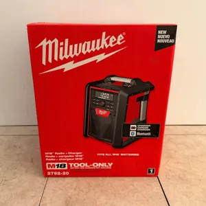 2792-20 M18 Radio charger Jobsite bluetooth