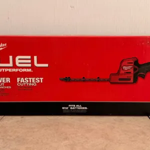 2533-21 M12 FUEL™ 8" Hedge Trimmer Kit M12 XC 4.0 battery and charger included