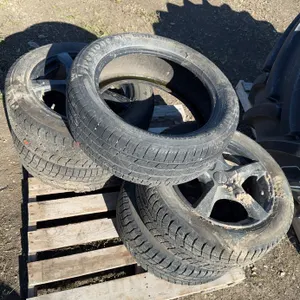 4 TOYO winter tires 215/60R17 tires on rims - with spare 235/50R18 came off a 2017 Ford Escape