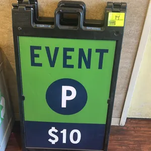 2’ Poly collapsible sign stands