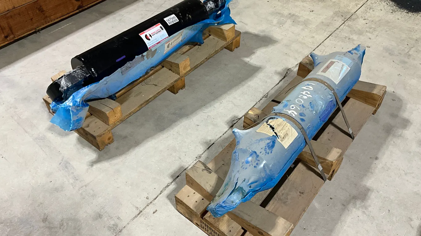 REMANUFACTURED REAR LIFT CYLINDERS TO FIT CONVEYERS