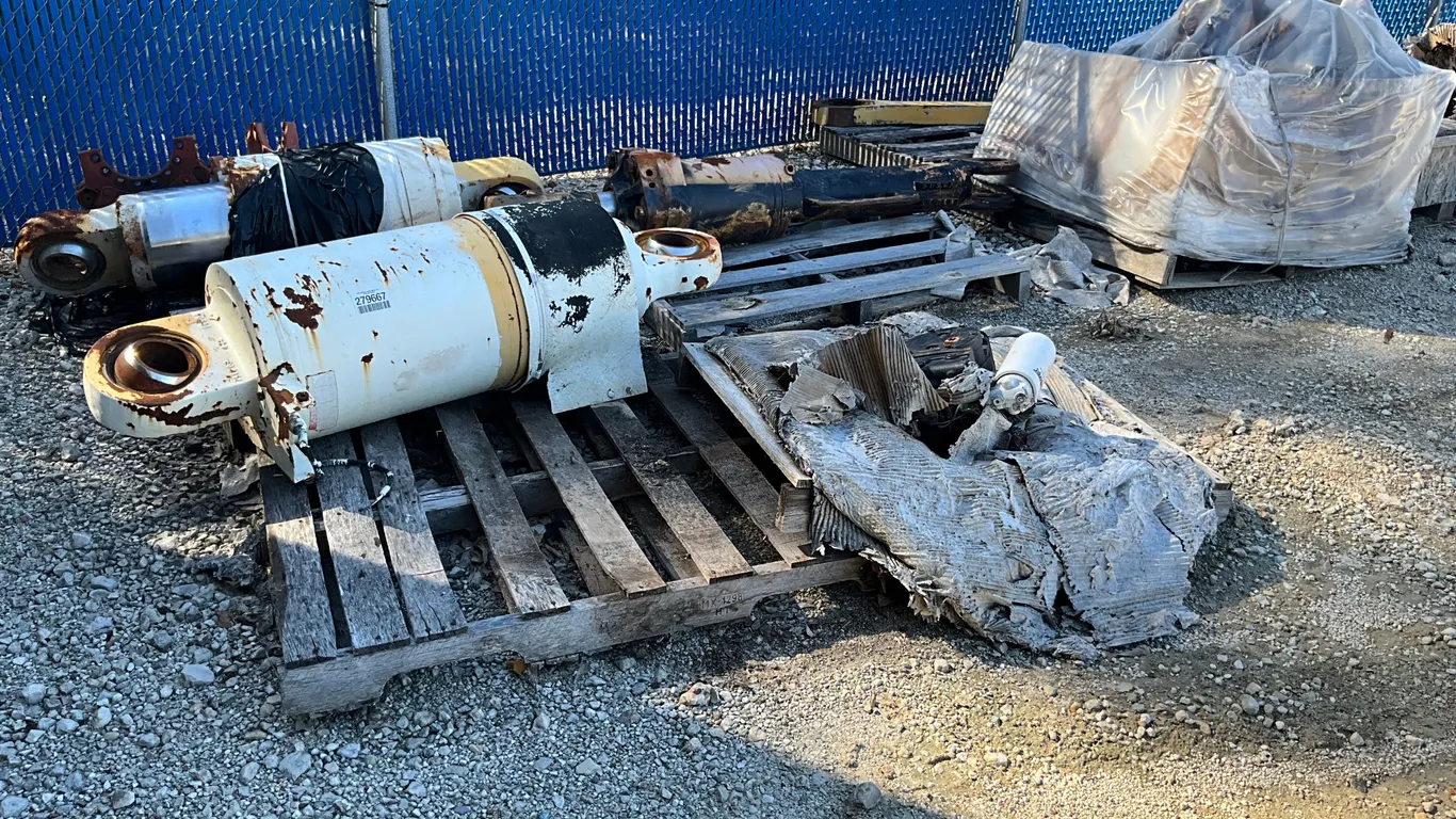CATERPILLAR 789D DIFFERENTIAL CARRIER CORE, CATERPILLAR BLADE TILT CYLINDER