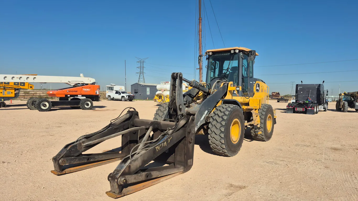 DEERE 624P WHEEL LOADER SN: 1DW624PAPMLH10474