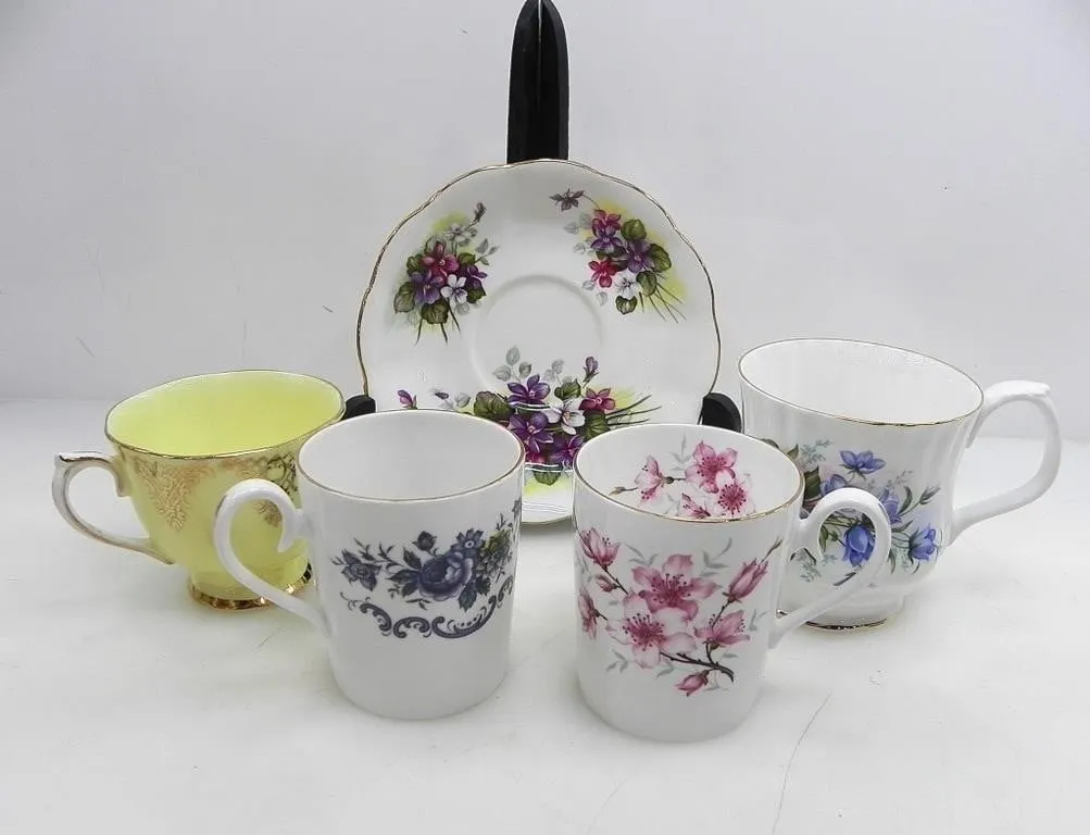 ROYAL ALBERT TEACUPS AND PLATE