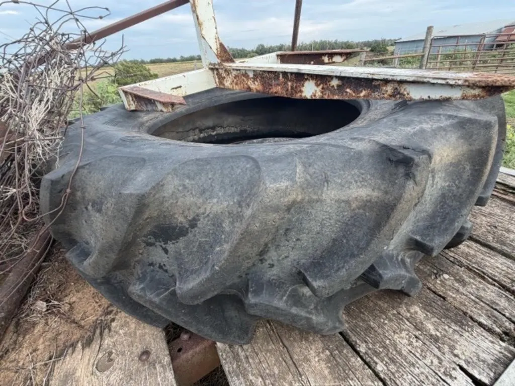 1 Firestone tire, no rim 460 / 85R34