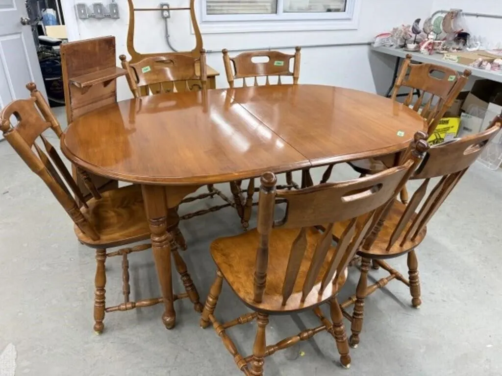 Dining Table With 6 Chairs, 2 Leaves.