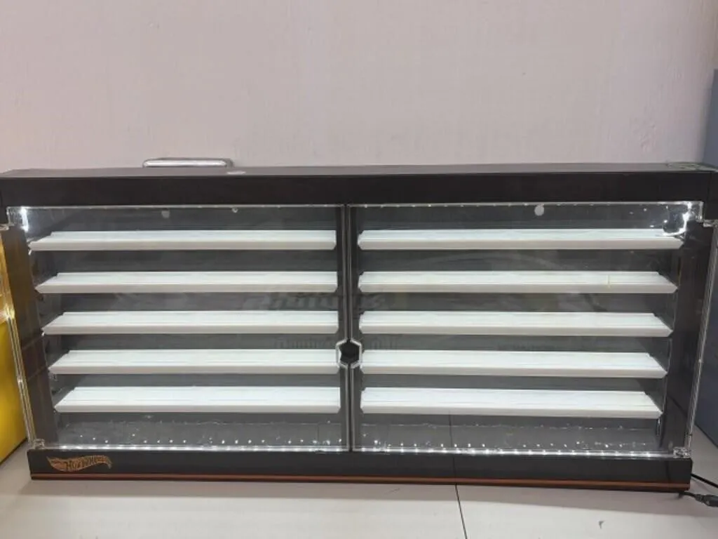 Light-Up Hot Wheels Display Case, 29x3x14 "