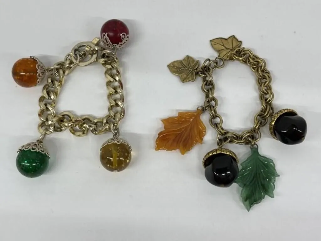 Modern Gold tone Linked Bracelet Decorated with