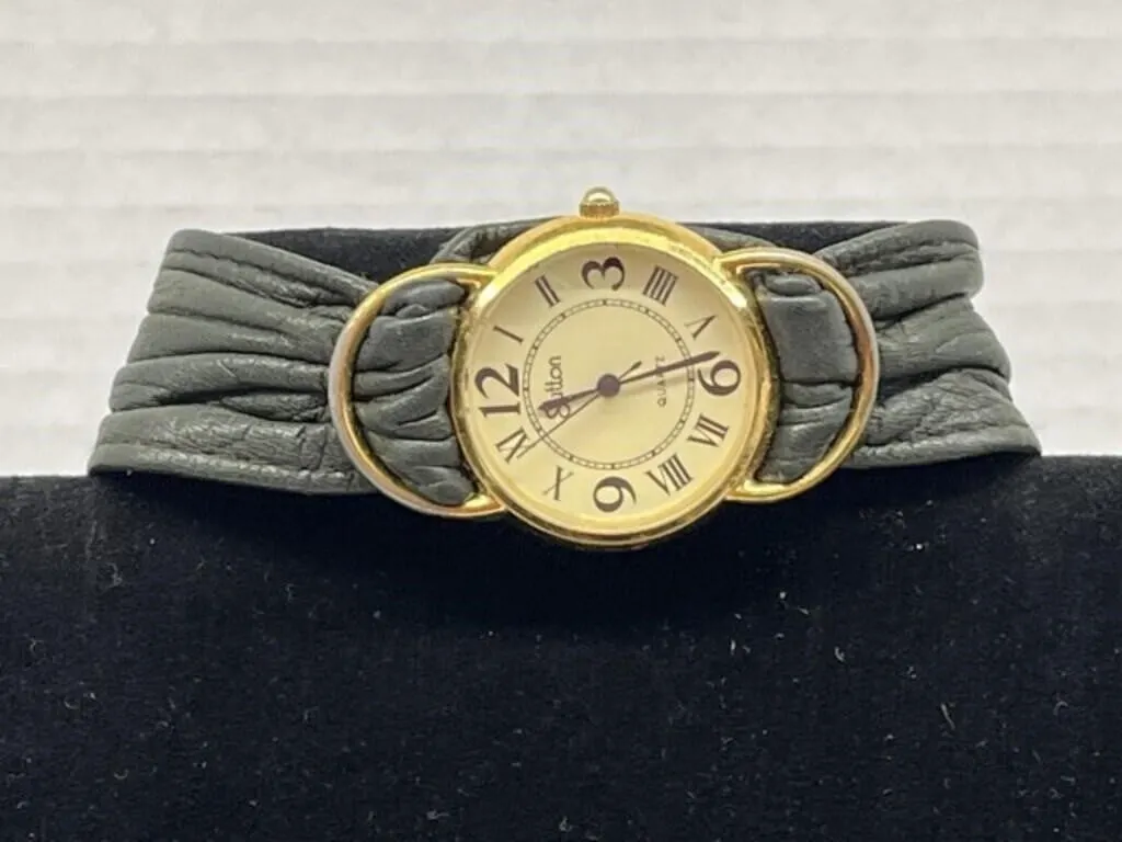 Modern Lady's Wristwatch - Sutton - with a quartz