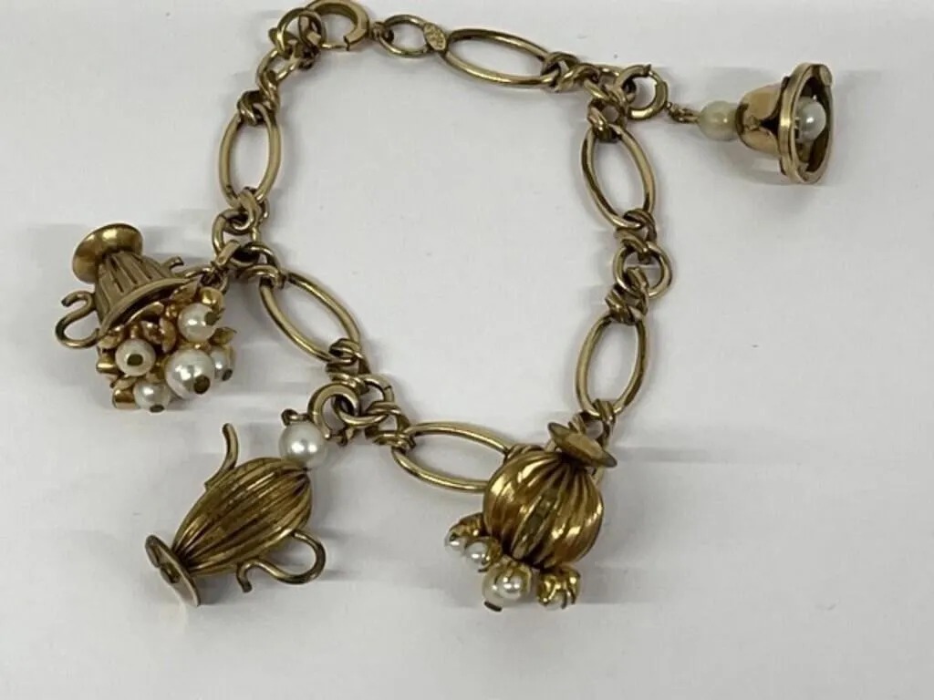 Gold Tone Metal Large Linked Charm Bracelet Set