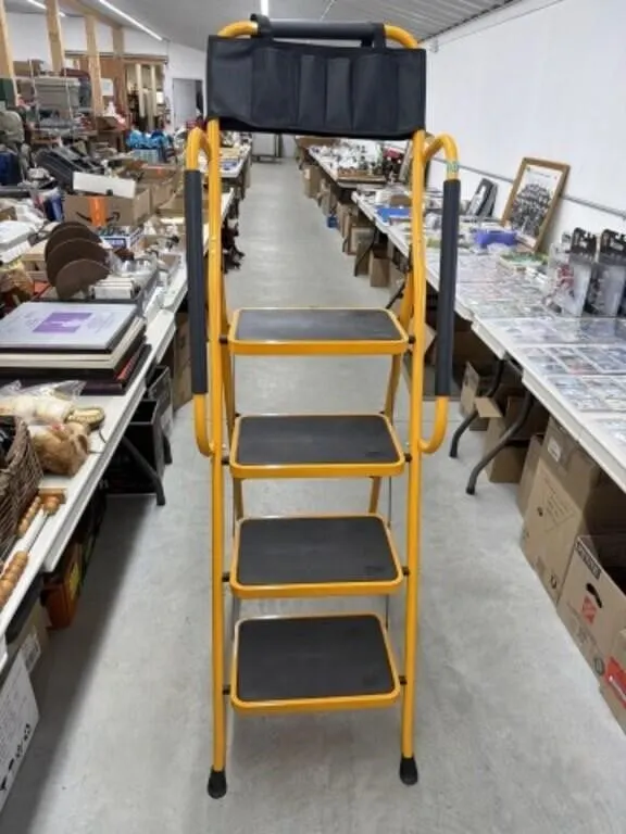 Folding Step-Ladder