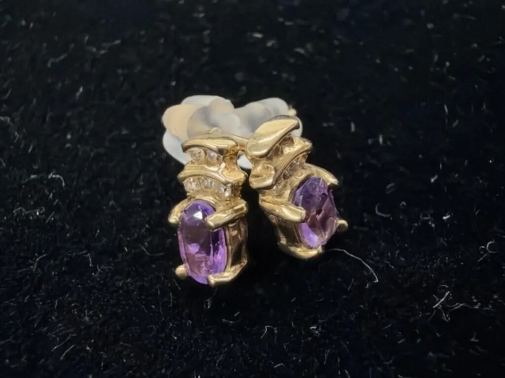 10 kt Gold Amethyst & Diamond Stud Earrings with