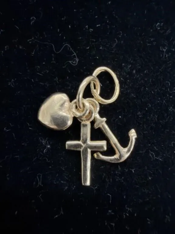 10 kt Gold Faith, Hope and Charity Pendant