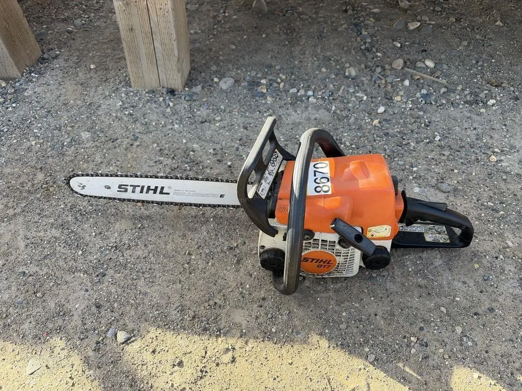 Stihl 017 Chainsaw - 13 Inch