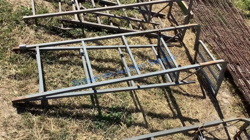 LADDER TREESTAND