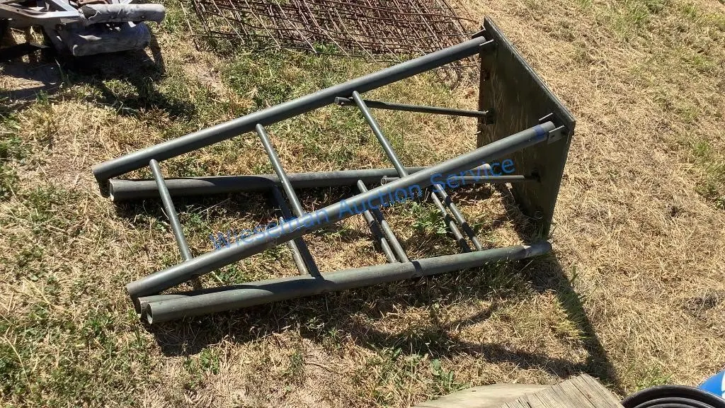 LADDER TREESTAND - ALUMINUM LADDER