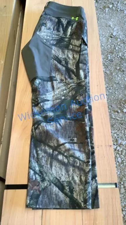 42x34 - UNDER ARMOUR CAMO PANTS