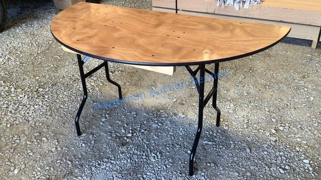 HALF CIRCLE FOLDING TABLE