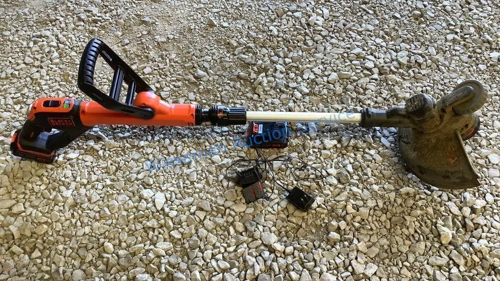 BLACK & DECKER STRING TRIMMER 20V