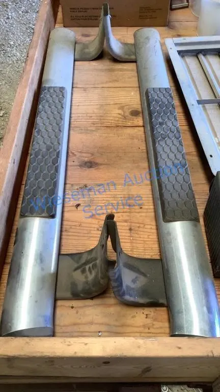 RUNNING BOARDS - SINGLE CAB?