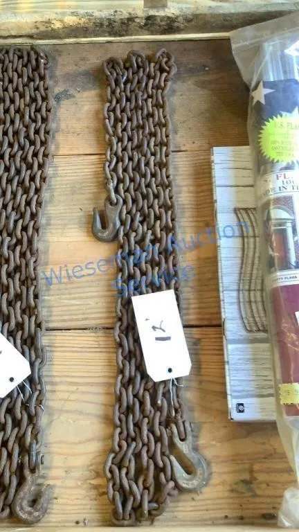 LOG CHAIN WITH TWO HOOKS - APPROXIMATELY 12FT