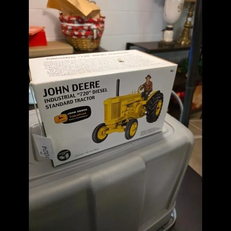 John Deere Industrial 720 Diesel Standard Tractor