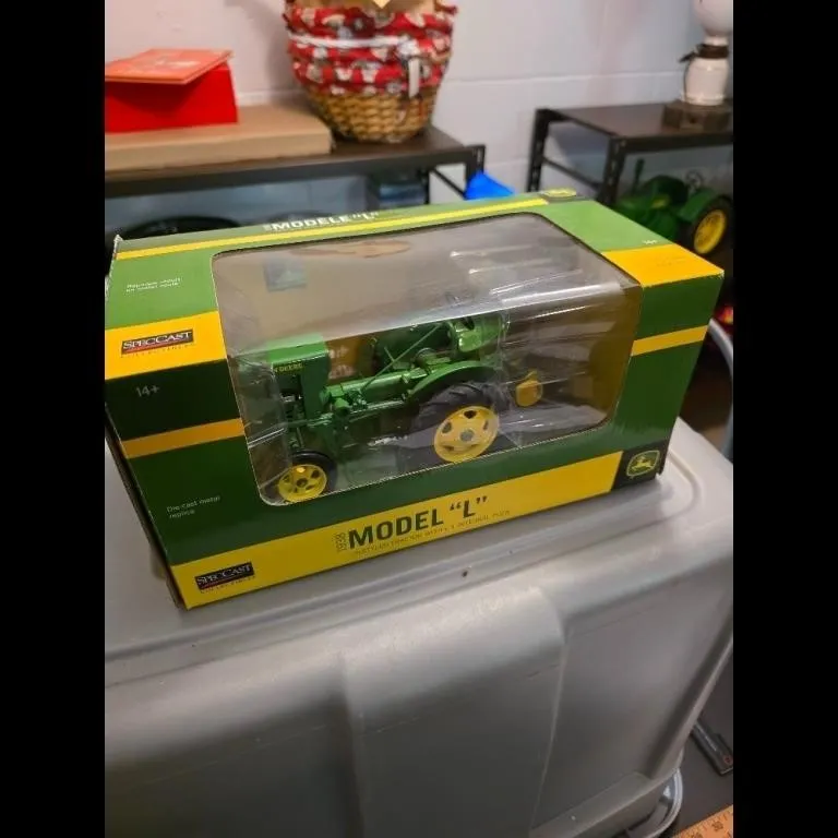 SpecCast John Deere Model L Unstyled Tractor with