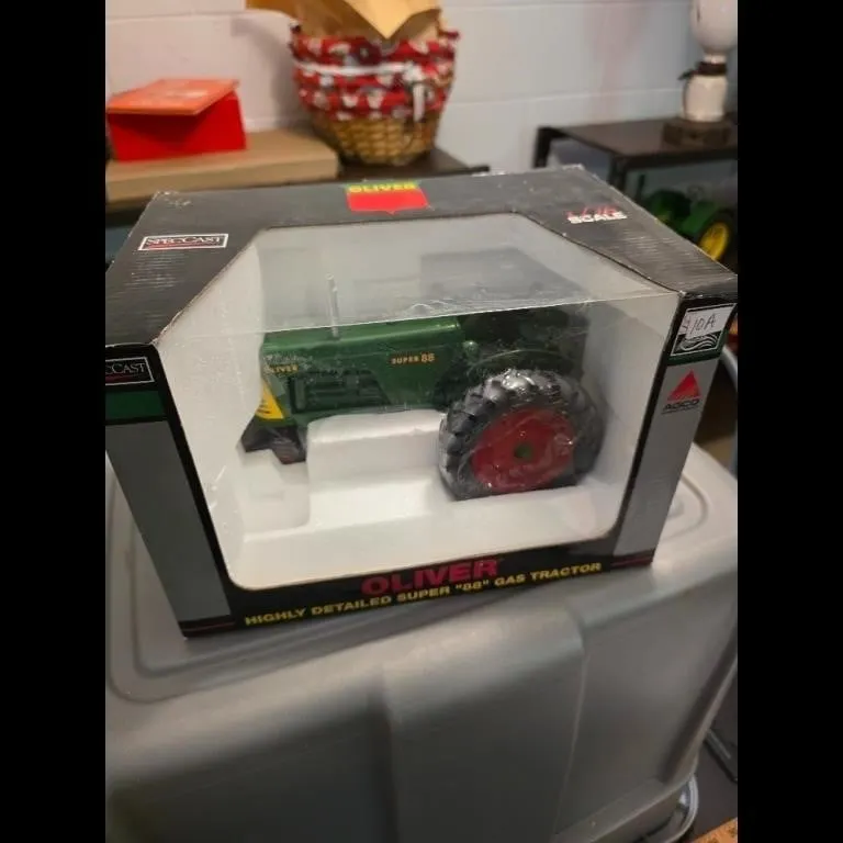 SpecCast Oliver Super 88 Gas Tractor Highly Detail