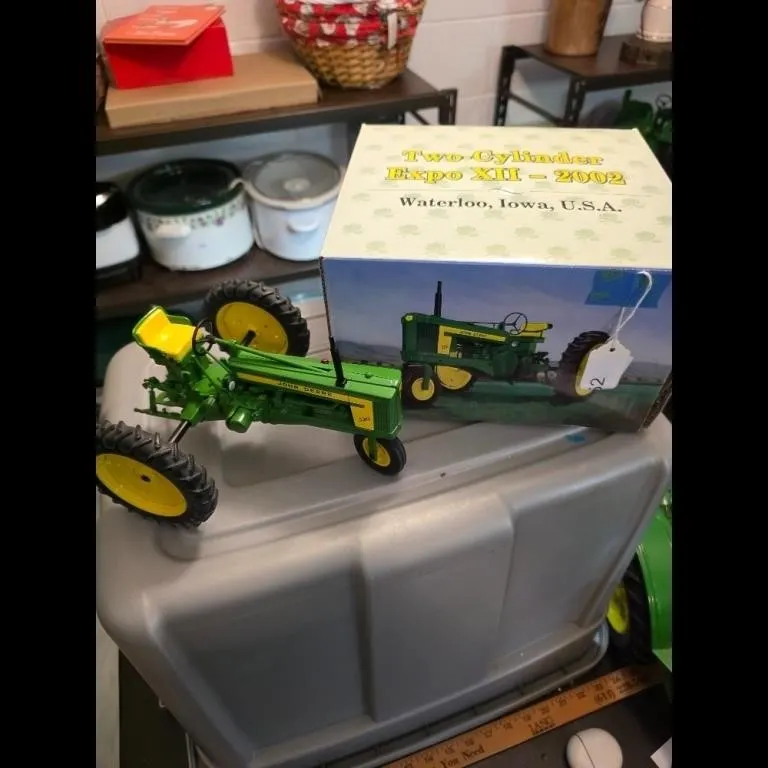 John Deere 520 Tractor ERTL Toy 2002 Two-Cylinder