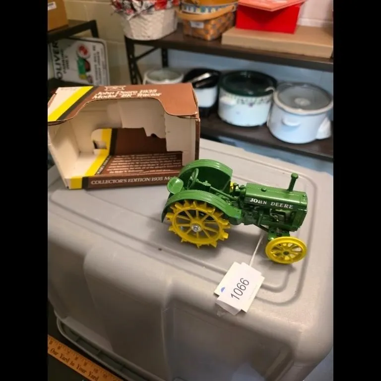 John Deere 1935 Model "A" Tractor Toy Collectors E
